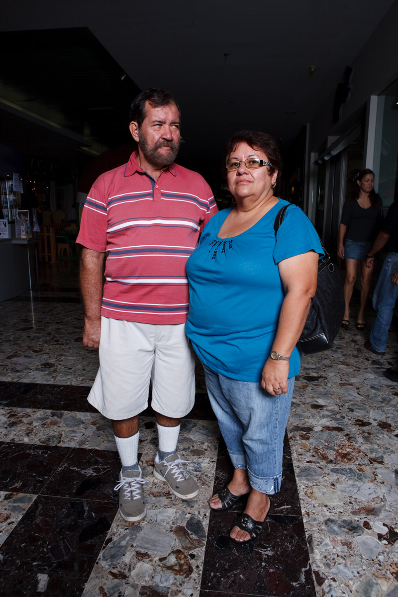El molero (publicada en 2015) 11 El molero (2009) - Fotografía por Tristán Reyes - Mayagüez Mall (Mayagüez, Puerto Rico).