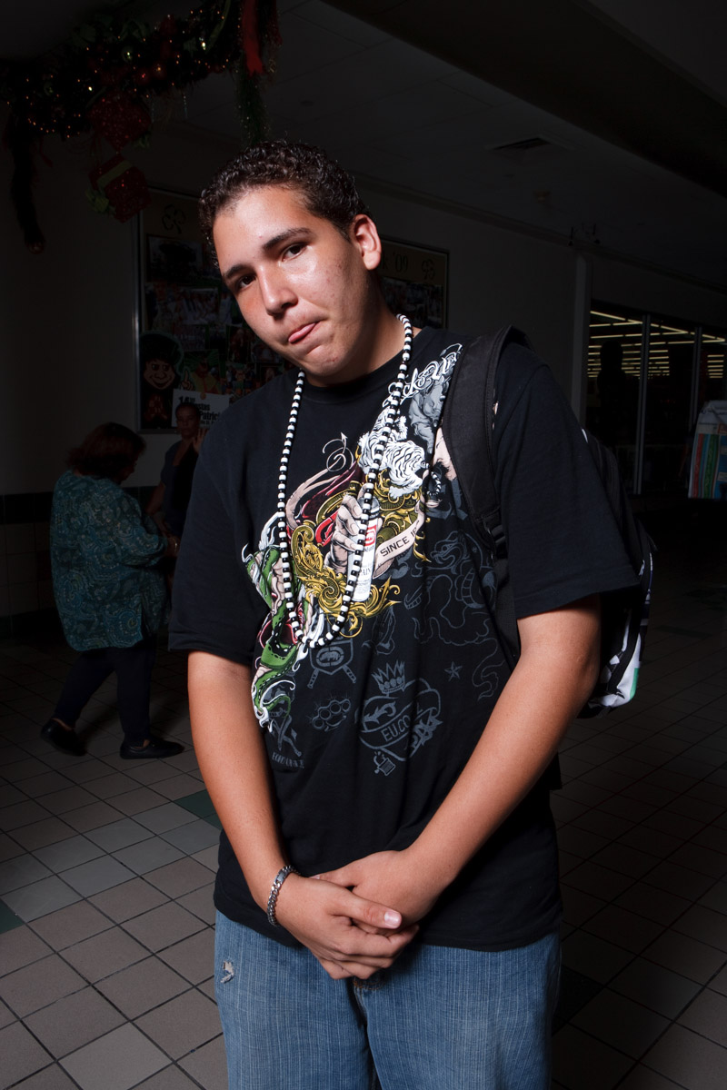 El molero (publicada en 2015) 27 El molero (2009) - Fotografía por Tristán Reyes - San Patricio Plaza (Guaynabo, PR).