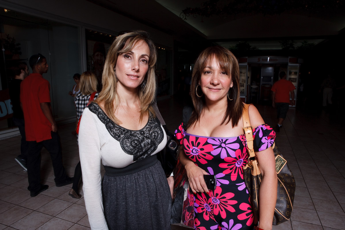 El molero (publicada en 2015) 54 El molero (2009) - Fotografía por Tristán Reyes - Plaza Las Américas (San Juan, PR).