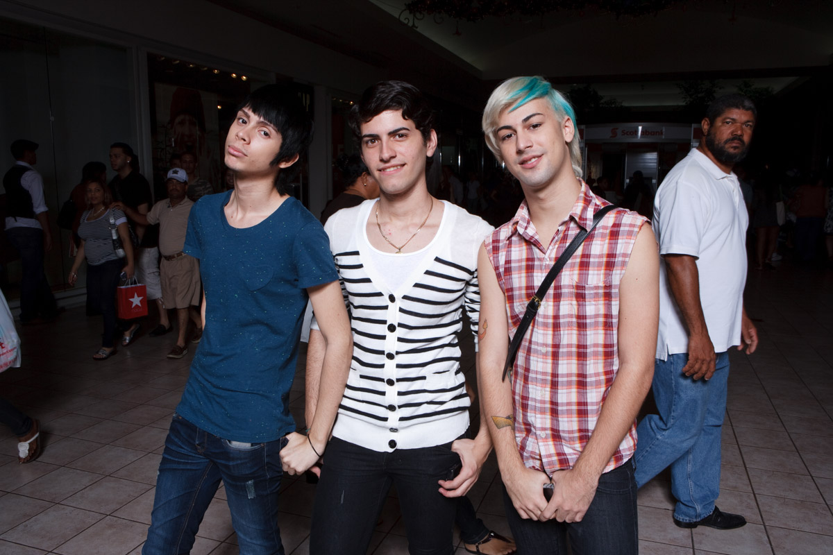 El molero (publicada en 2015) 72 El molero (2009) - Fotografía por Tristán Reyes - Plaza Las Américas (San Juan, PR).