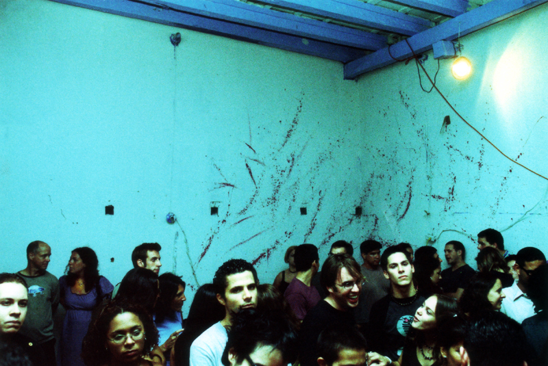 Piso, C-Print 24 x 36 in. en Mi viejo san juan (2003) - Exhibición fotográfica por Tristán Reyes